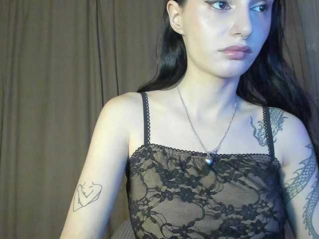 lesyalis live cam on BongaCams