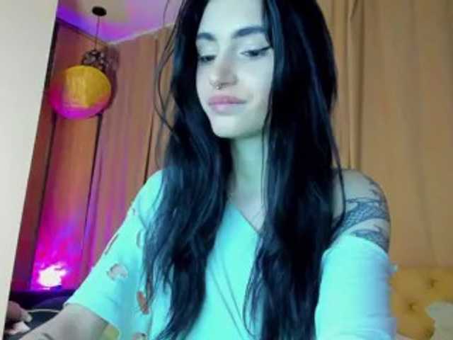 lesyalis live cam on BongaCams
