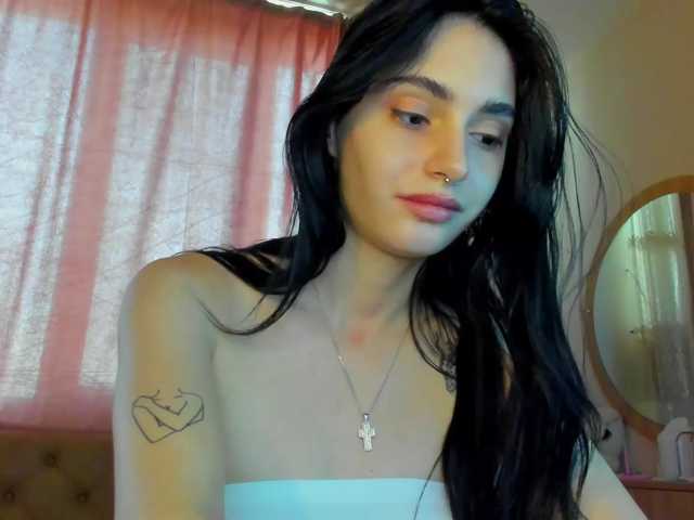 lesyalis, en directo ahora en BongaCams