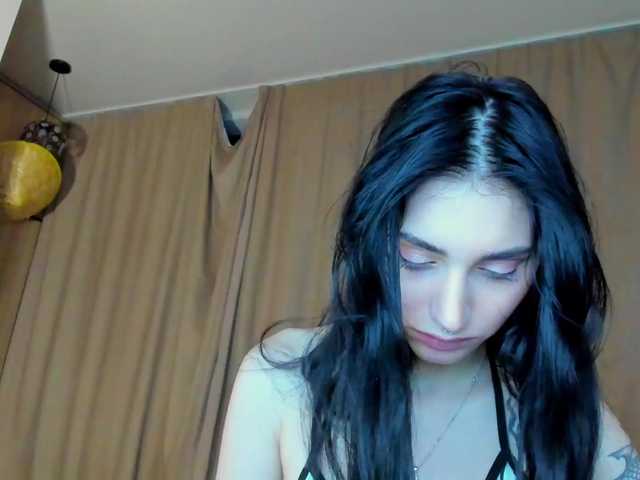 lesyalis live cam on BongaCams