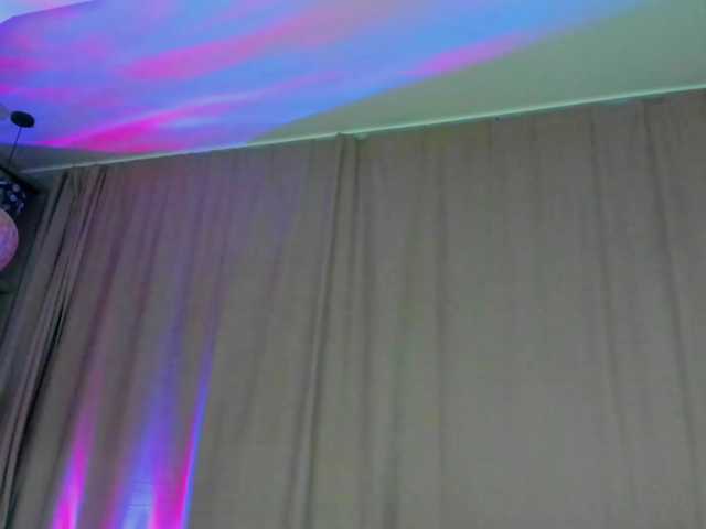 lesyalis live cam on BongaCams