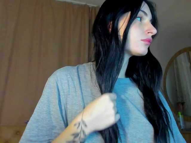 lesyalis live cam on BongaCams