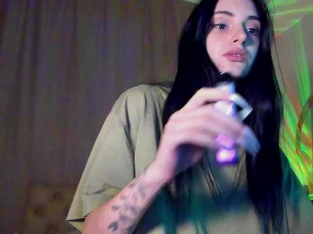 lesyalis live cam on BongaCams