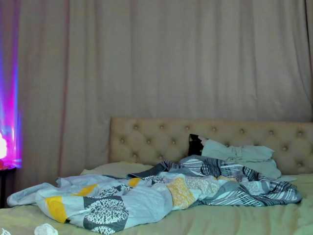 lesyalis live cam on BongaCams