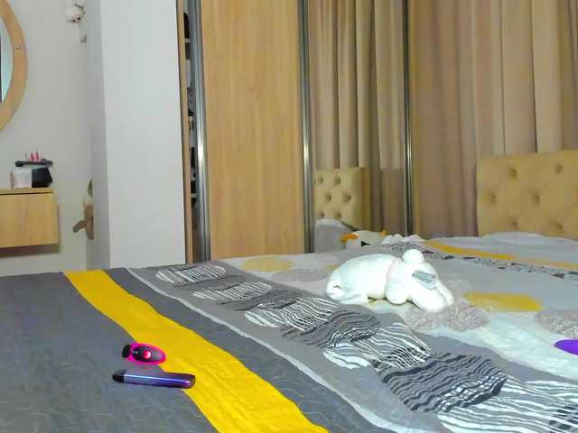 lesyalis live cam on BongaCams