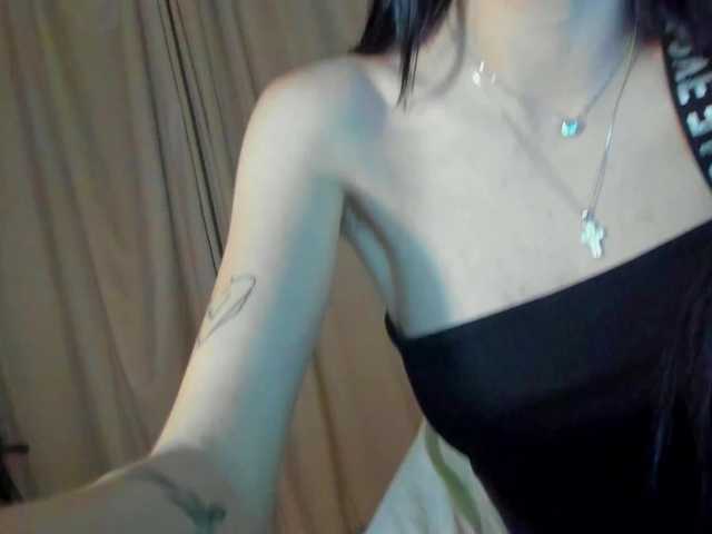 lesyalis live cam on BongaCams