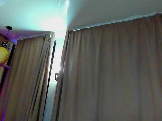 lesyalis live cam on BongaCams