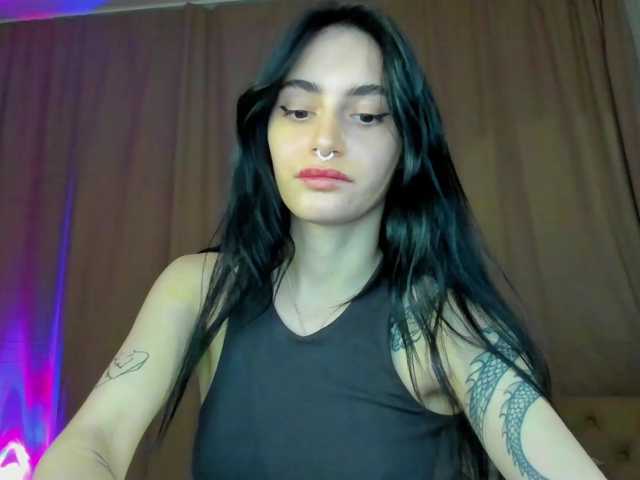 lesyalis, en vivo ahora en BongaCams