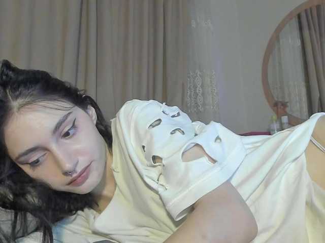 lesyalis live cam on BongaCams