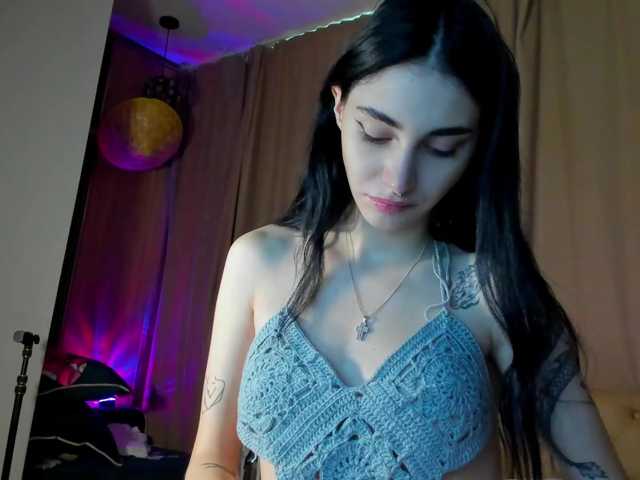 lesyalis live cam on BongaCams