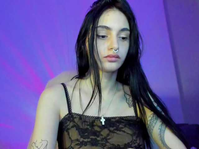 lesyalis live cam on BongaCams