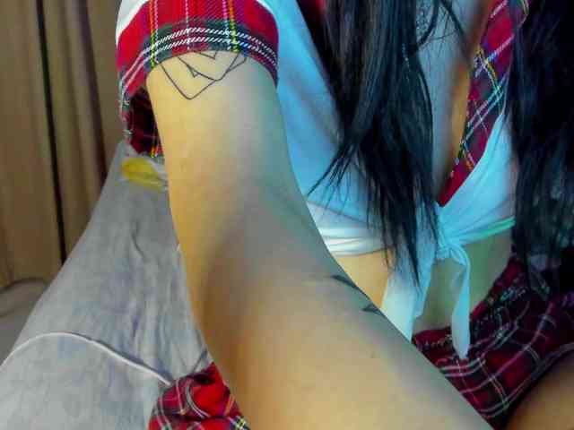 lesyalis Live Webcam on BongaCams