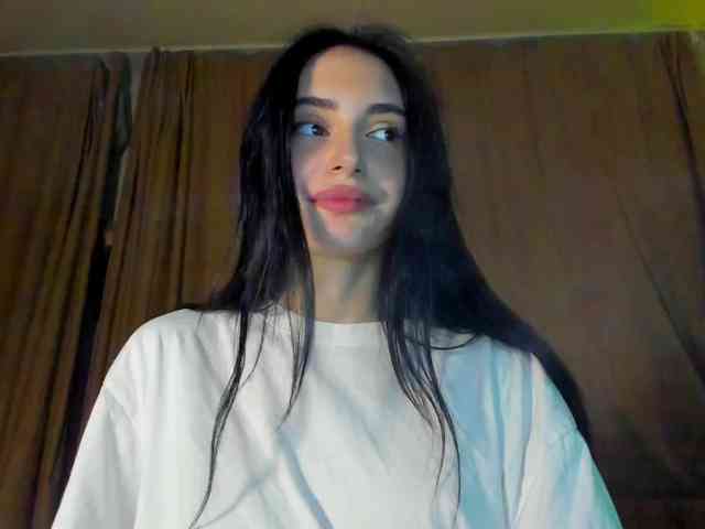 lesyalis Live Webcam on BongaCams