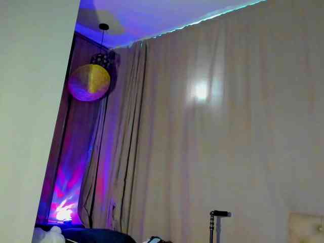 lesyalis