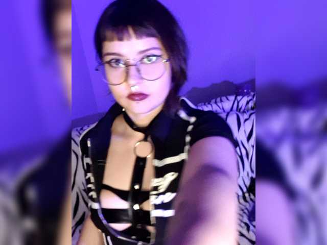 BattyGothic02's BongaCams show and profile
