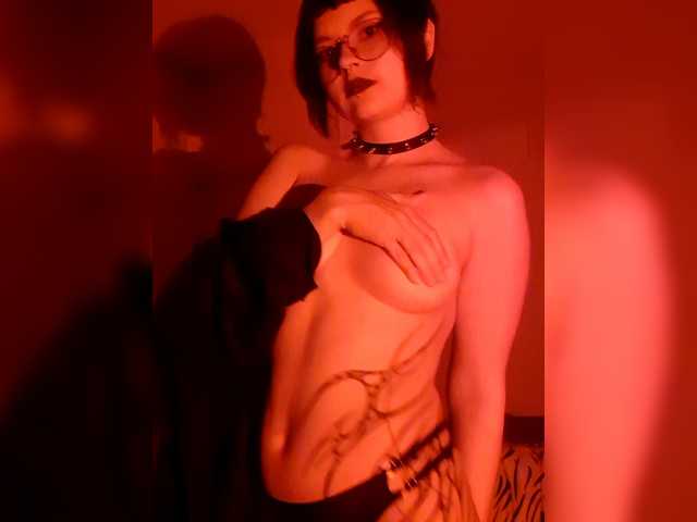 BattyGothic02's BongaCams show and profile