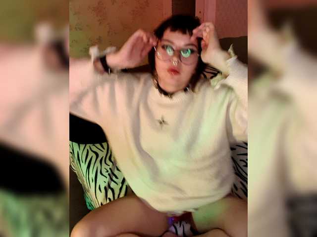 BattyGothic02's BongaCams show and profile