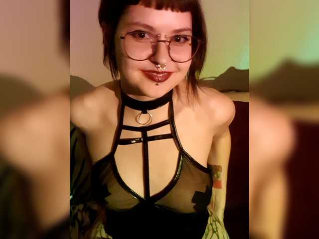 BattyGothic02's BongaCams show and profile