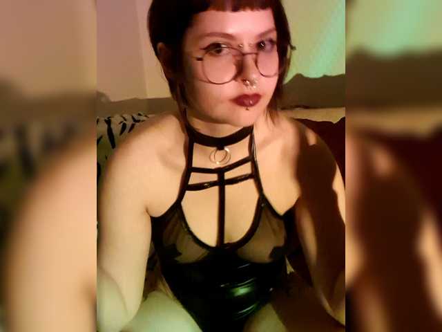 BattyGothic02's BongaCams show and profile