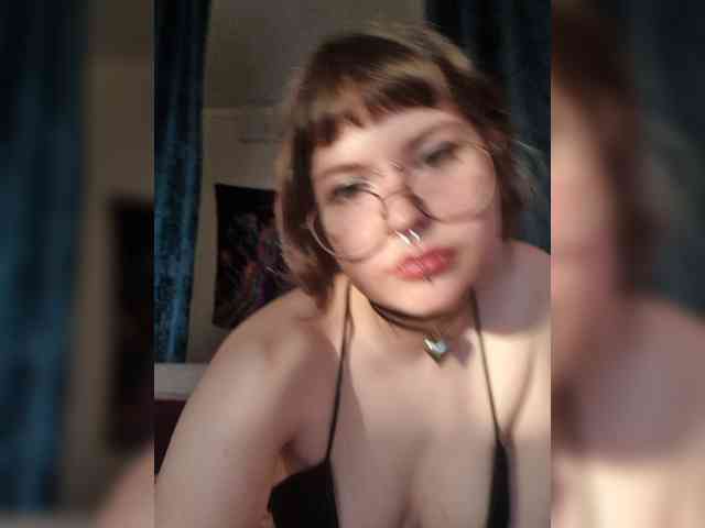 BattyGothic02 webcam