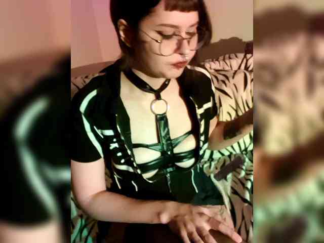 BattyGothic02 webcam