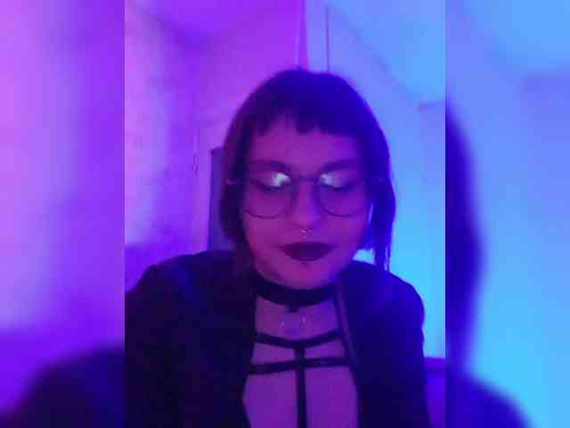 BattyGothic02 webcam