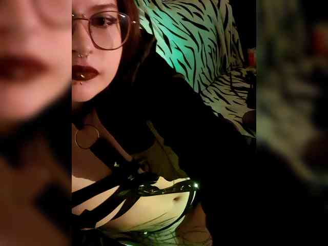 BattyGothic02 webcam