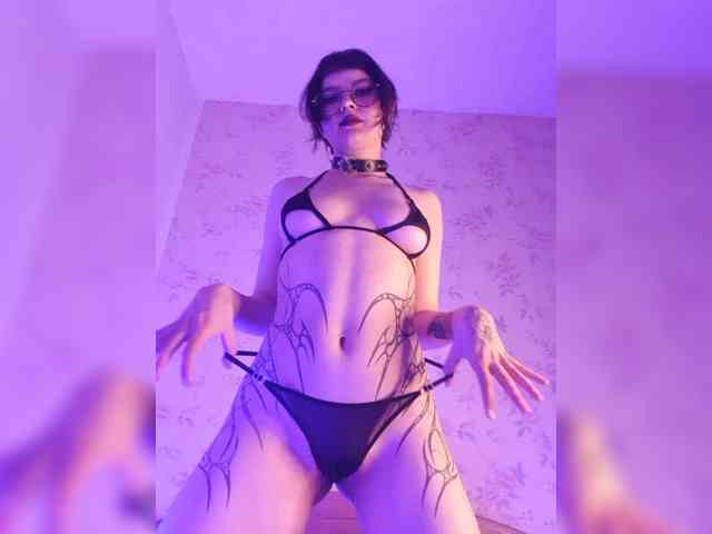 BattyGothic02 webcam