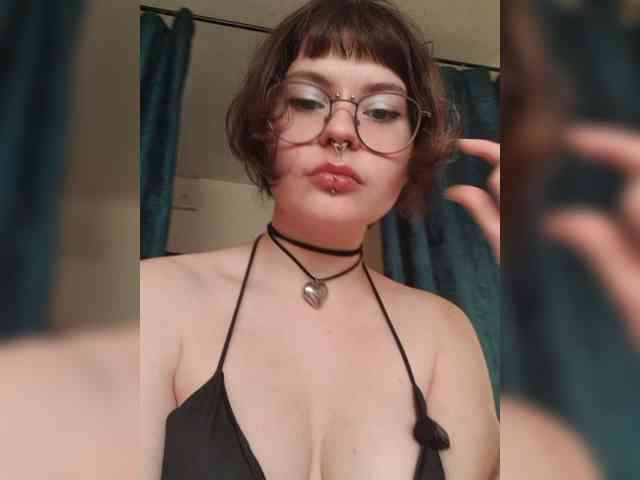 BattyGothic02 webcam