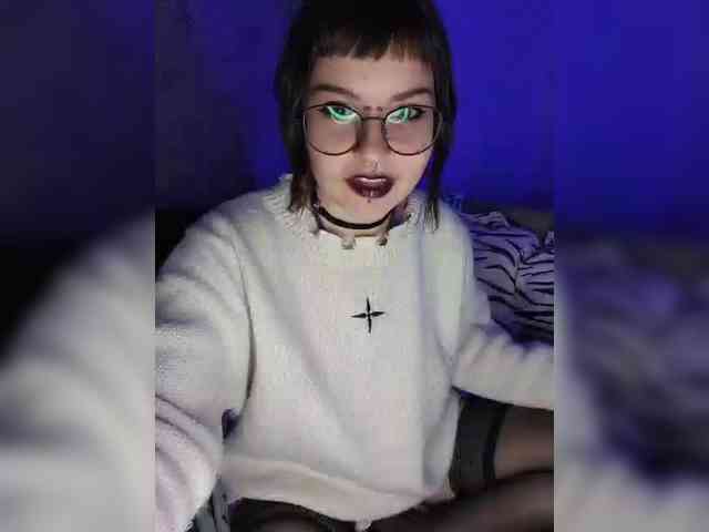 BattyGothic02 webcam