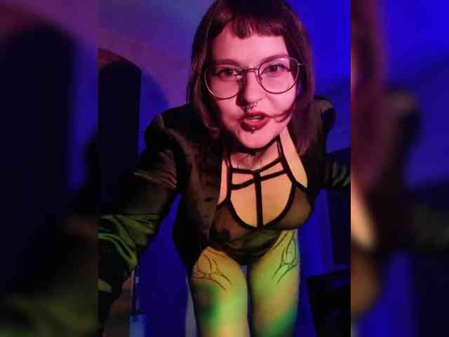 BattyGothic02 webcam