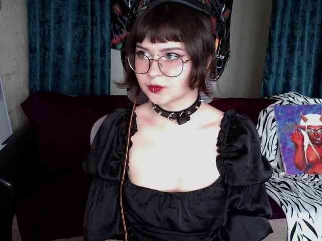 BattyGothic02 webcam