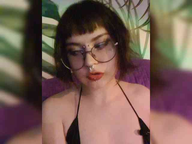 BattyGothic02 webcam