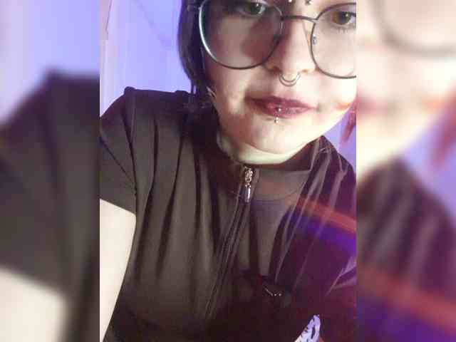 BattyGothic02 webcam