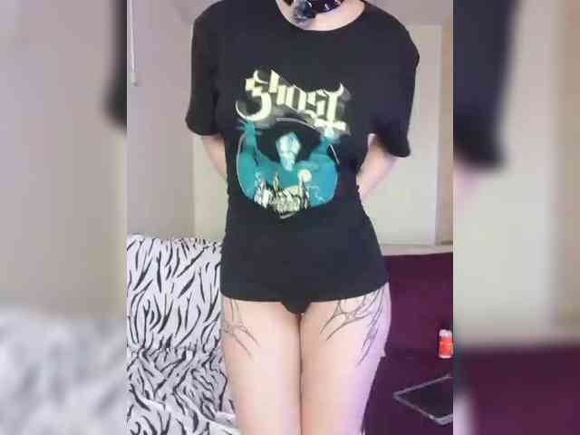 BattyGothic02 webcam