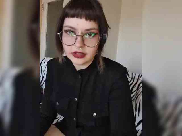 BattyGothic02 webcam