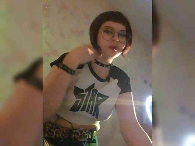 BattyGothic02 webcam