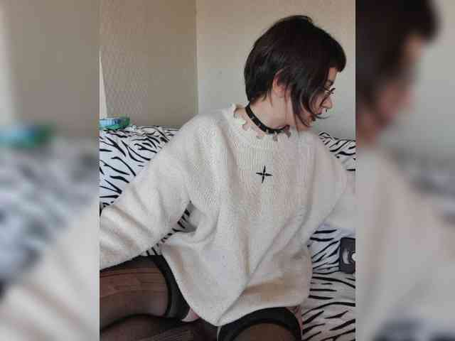 BattyGothic02 webcam