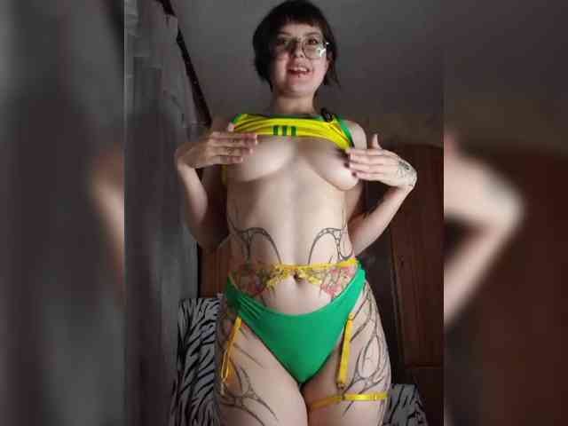 BattyGothic02 webcam