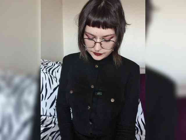 BattyGothic02 webcam