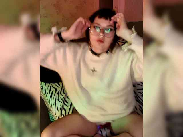 BattyGothic02 webcam