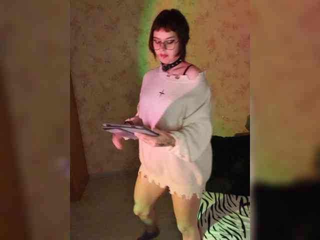 BattyGothic02 webcam