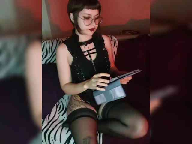 BattyGothic02 webcam