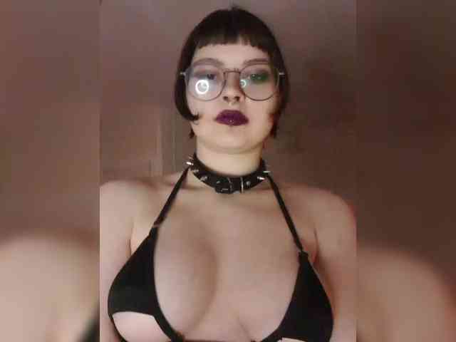 BattyGothic02 webcam