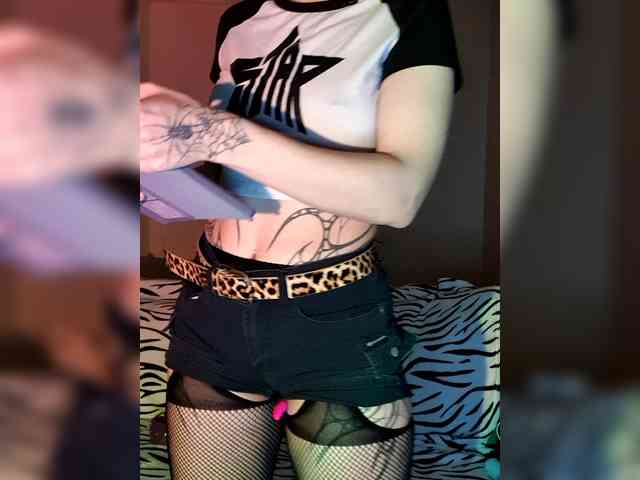 BattyGothic02 webcam