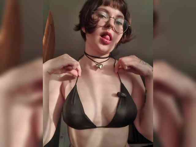 BattyGothic02 webcam