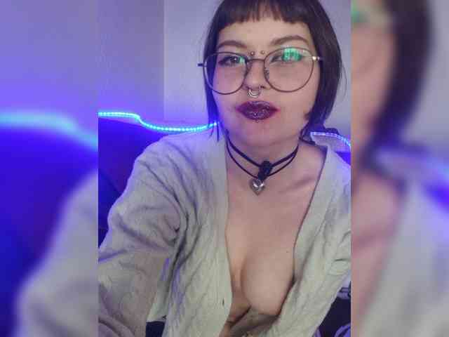 BattyGothic02 webcam