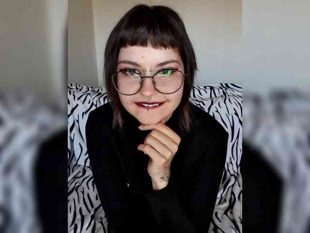 BattyGothic02 webcam