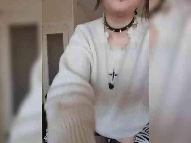 BattyGothic02 webcam