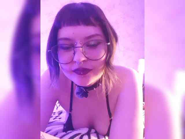 BattyGothic02 webcam